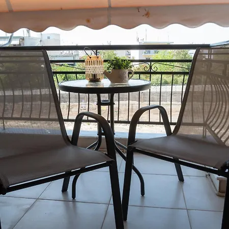 Comfort With Free Parking Apartment *